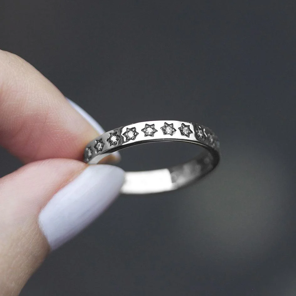 COUNTING STARS. Cubic Zirconia Silver Star Ring - Image 2