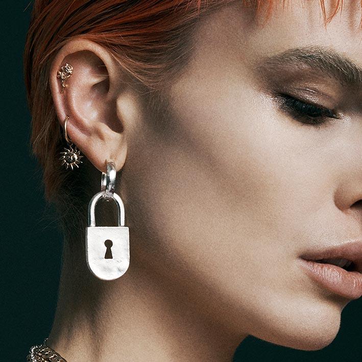 ELIN. Sun & Moon Hoop Earrings - Gold - Image 4
