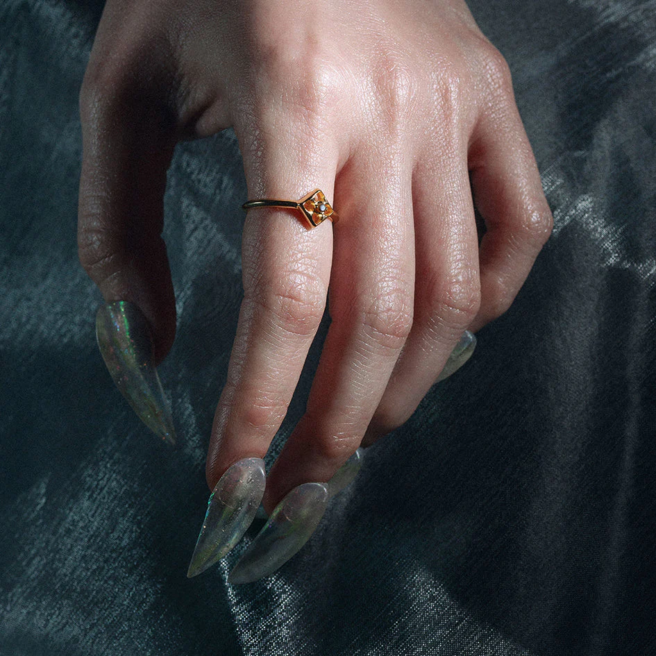 QUEST. Gothic Tracery Shell Ring - Gold