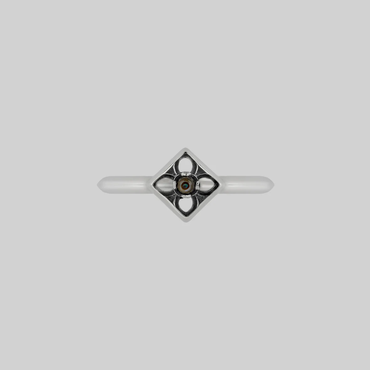 QUEST. Gothic Tracery Shell Ring - Silver