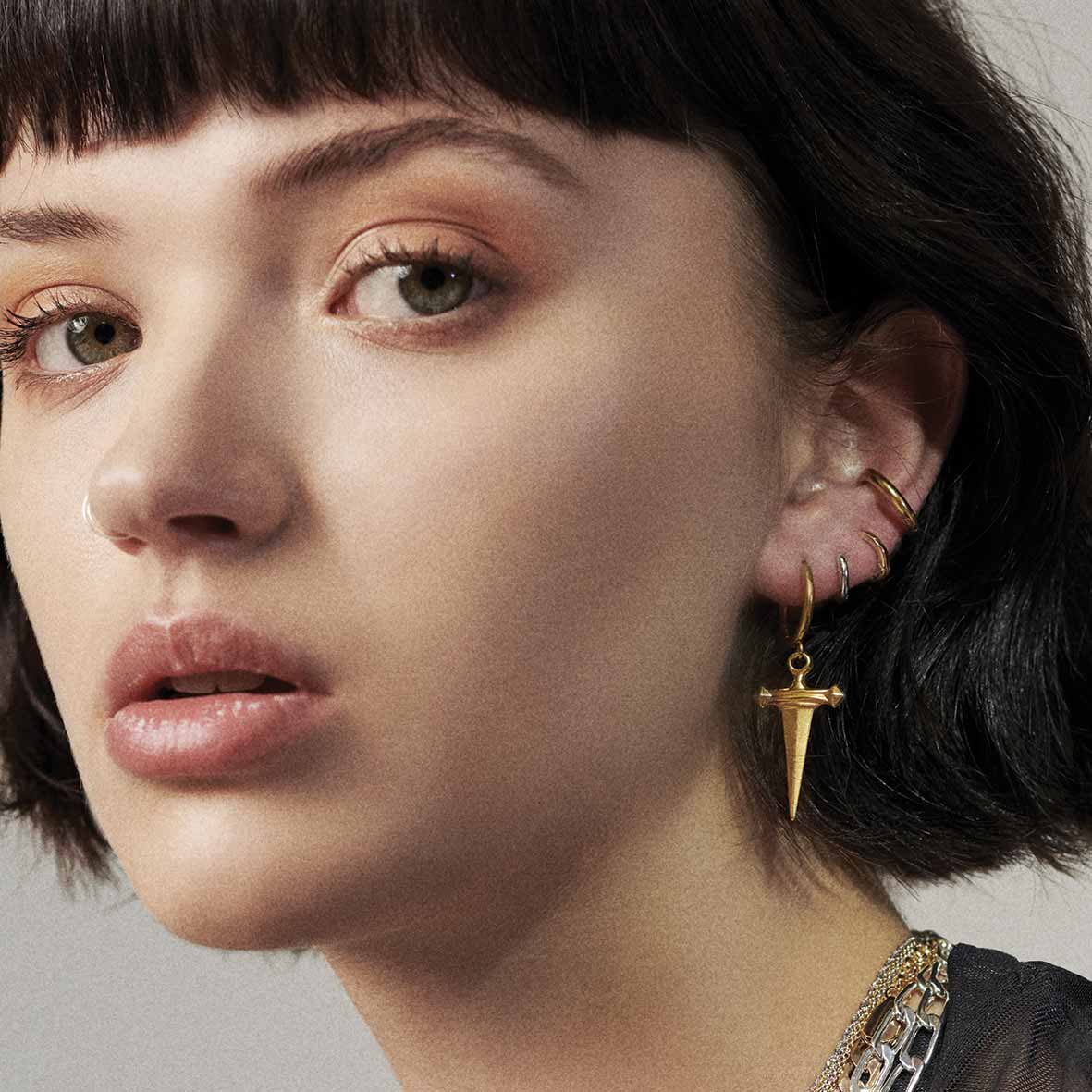 Simple Gold Clicker Hoop Earrings - 10mm - Image 3